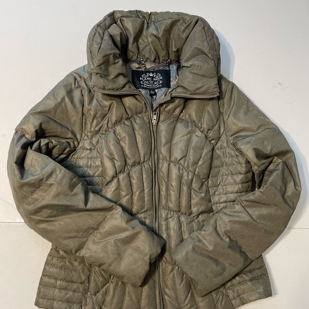 Blanc Noir Women’s Large Green Down Puffer Jacket with Quilted Design Winter